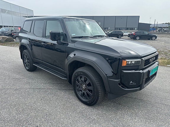 Toyota Land Cruiser 2 of 16