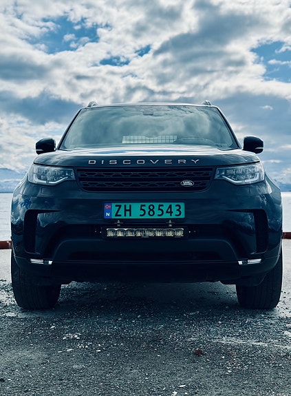 Land Rover Discovery 5 2 of 5