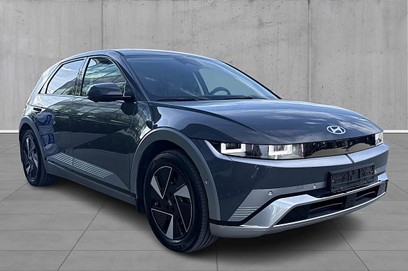 Hyundai Ioniq 5 2 of 17