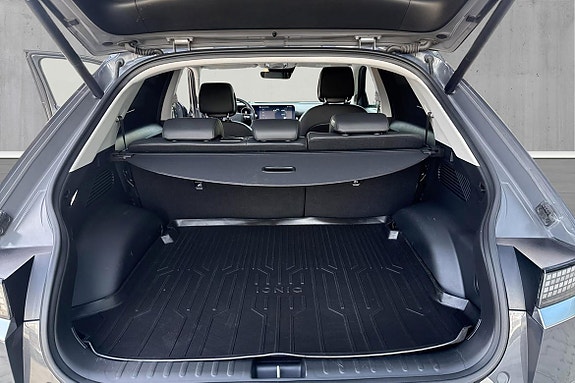Hyundai Ioniq 5 12 of 17