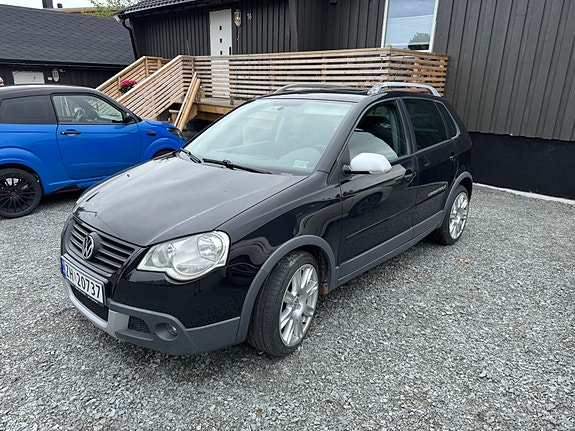 Volkswagen Polo Cross 2 of 5