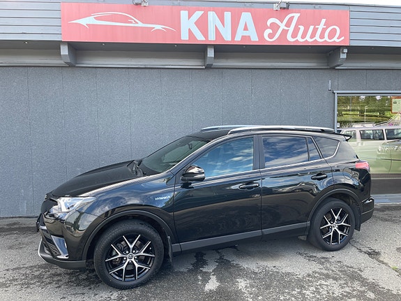 Toyota RAV4 2 of 5
