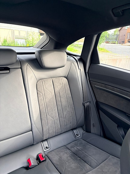 Audi e-tron Sportback 11 of 18