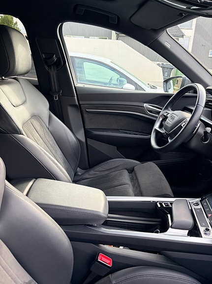 Audi e-tron Sportback 9 of 18