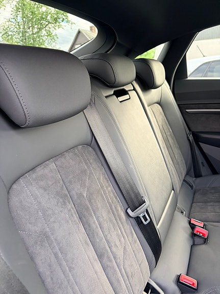 Audi e-tron Sportback 15 of 18