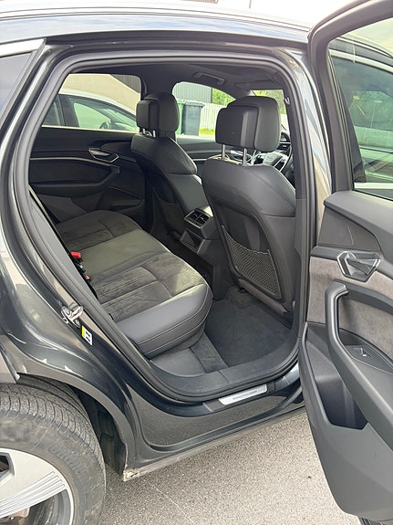 Audi e-tron Sportback 14 of 18
