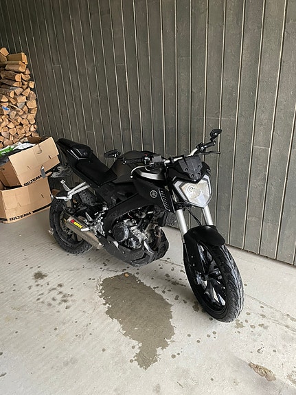 Yamaha MT-125 2 of 9