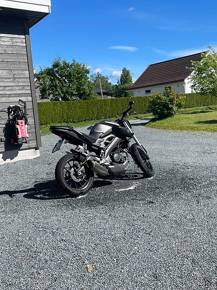 Yamaha MT-125 5 of 9