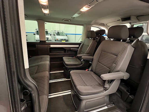 Volkswagen Multivan 3 of 21