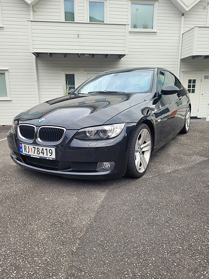 BMW 320d 2 of 5