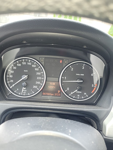 BMW 320d 3 of 5