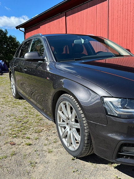 Audi A4 4 of 9