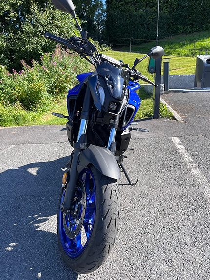 Yamaha MT-07 3 of 15