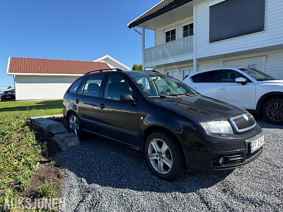 Skoda Fabia 3 of 5