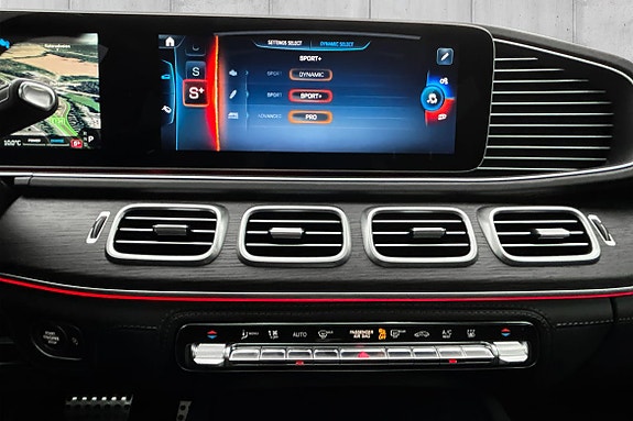 Mercedes-Benz GLS63 24 of 30