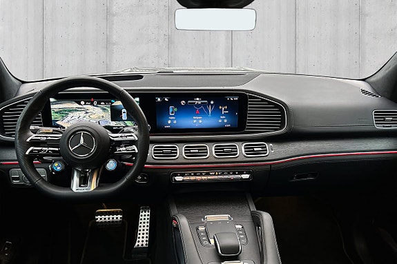 Mercedes-Benz GLS63 21 of 30