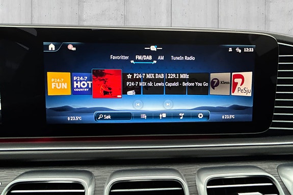 Mercedes-Benz GLS63 25 of 30