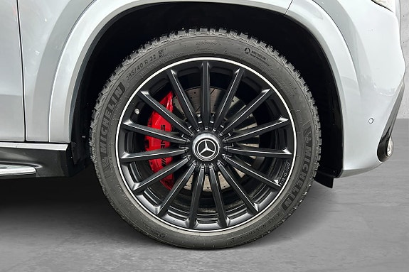 Mercedes-Benz GLS63 11 of 30