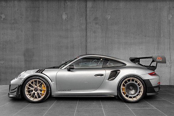 Porsche 911 2 of 5