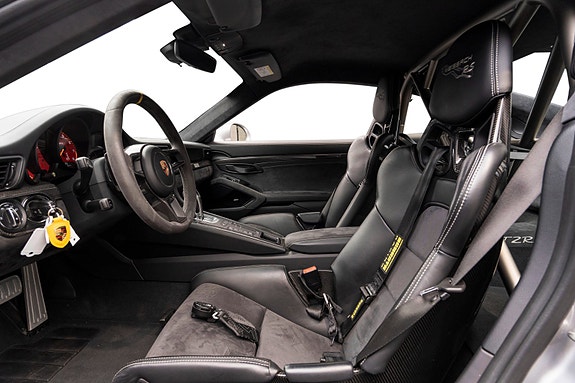 Porsche 911 4 of 5