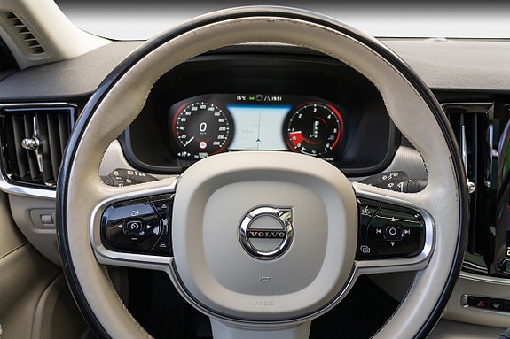 Volvo V90 18 of 30