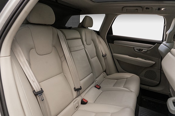 Volvo V90 28 of 30