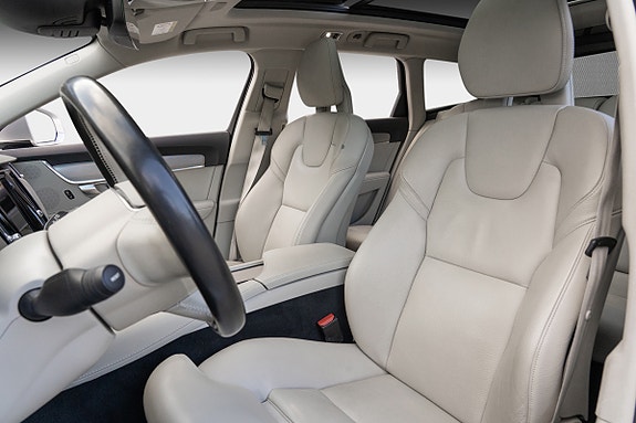 Volvo V90 16 of 30