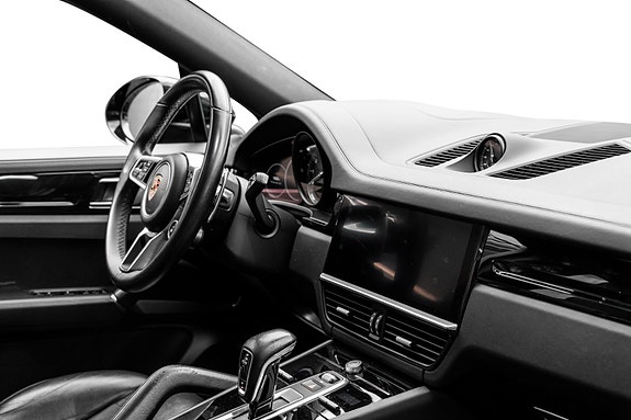 Porsche Cayenne Coupe 29 of 30