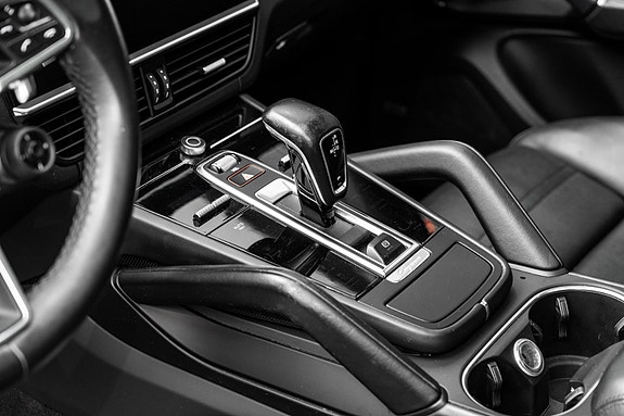 Porsche Cayenne Coupe 21 of 30