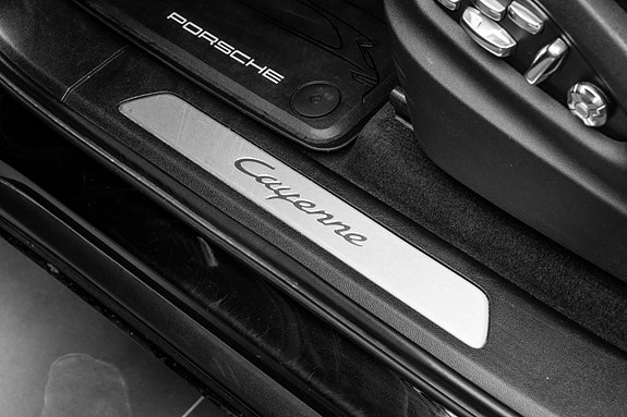 Porsche Cayenne Coupe 24 of 30