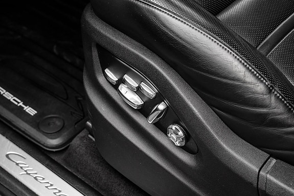 Porsche Cayenne Coupe 23 of 30
