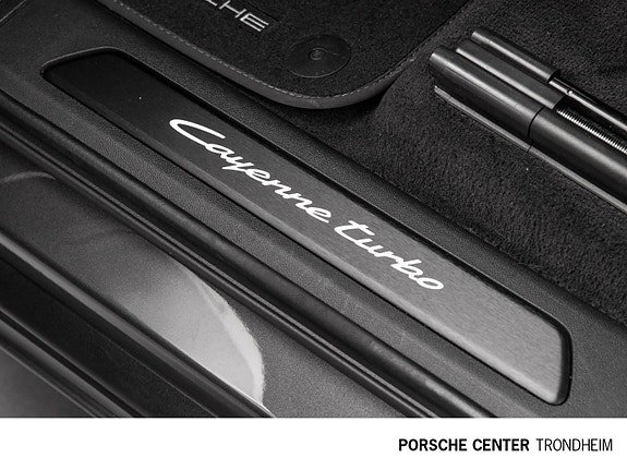 Porsche Cayenne Coupe 24 of 30