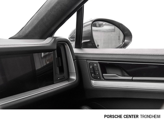 Porsche Cayenne Coupe 21 of 30