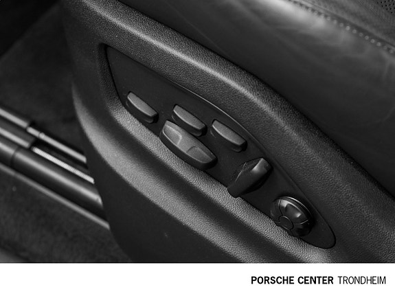 Porsche Cayenne Coupe 27 of 30
