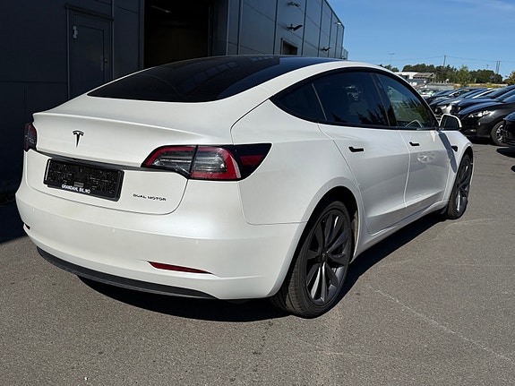 Tesla Model 3 5 of 5