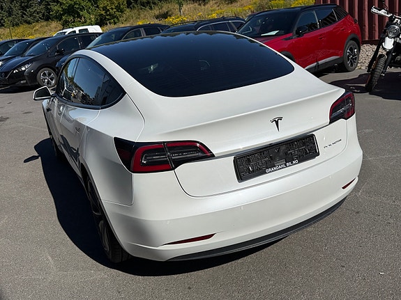 Tesla Model 3 3 of 5