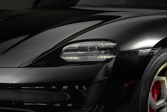 Porsche Taycan 5 of 30