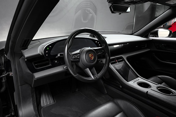 Porsche Taycan 25 of 30
