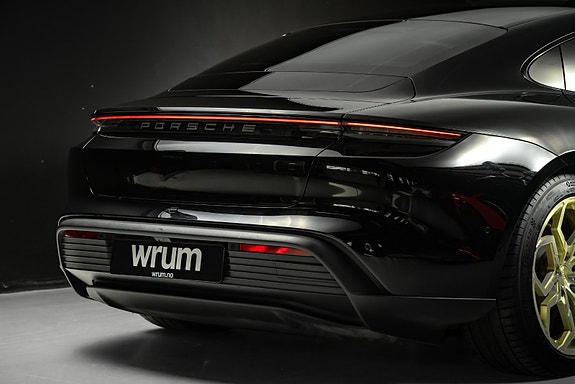 Porsche Taycan 14 of 30
