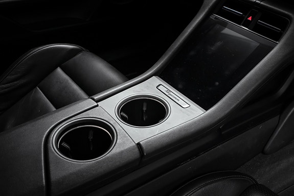 Porsche Taycan 29 of 30