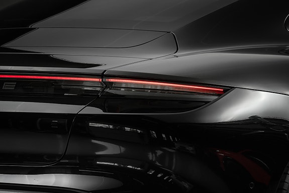 Porsche Taycan 13 of 30