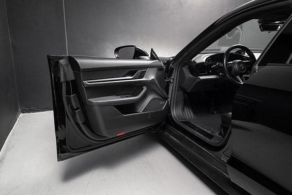 Porsche Taycan 20 of 30