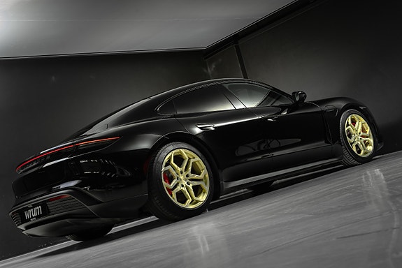 Porsche Taycan 11 of 30
