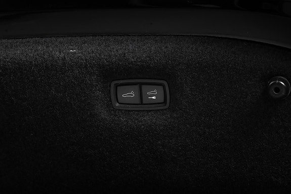 Porsche Taycan 19 of 30