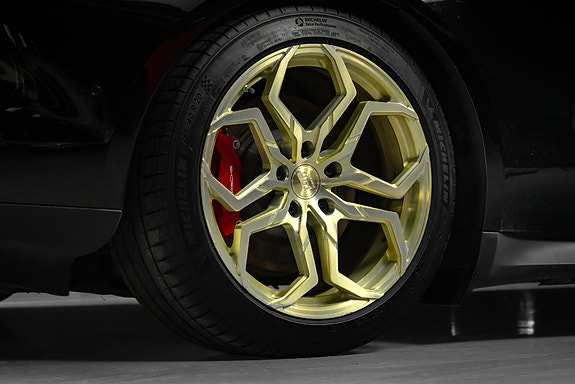 Porsche Taycan 12 of 30