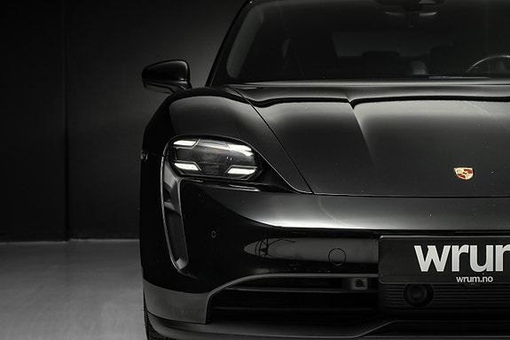 Porsche Taycan 8 of 30