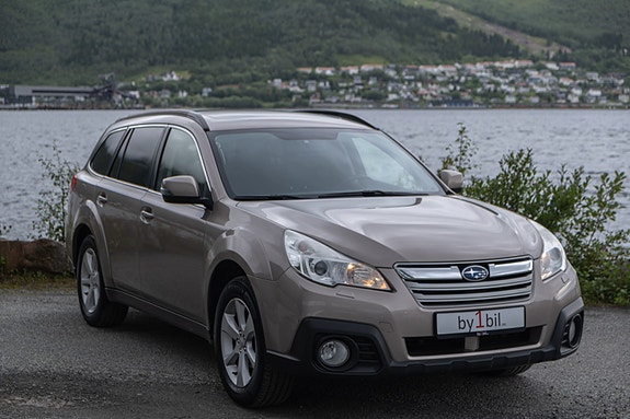 Subaru Outback 2 of 5