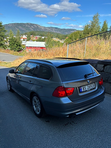 BMW 318d 5 of 5
