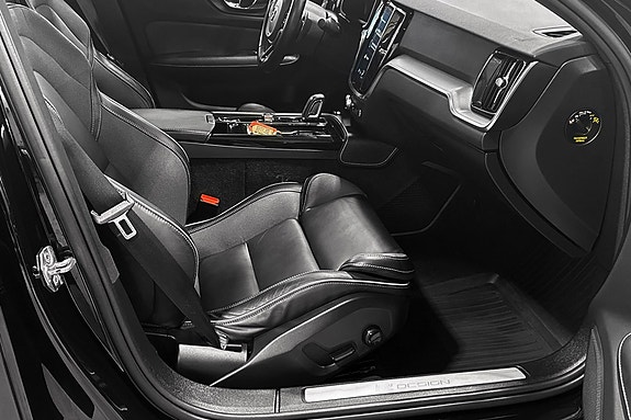 Volvo S60 13 of 20