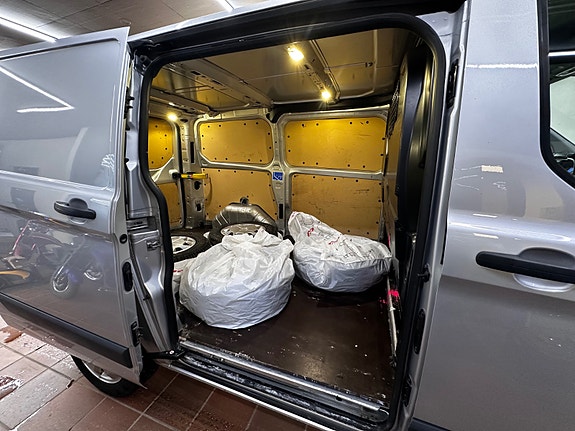 Ford Transit 12 of 23